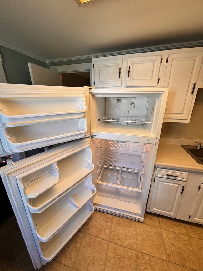 Building Photo - 1BR/1BA Apartment – Prime Location Near Do...