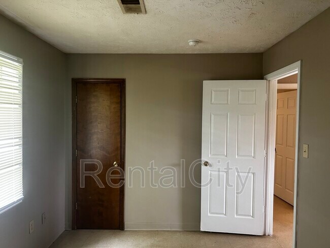 Foto del edificio - 1278 Fairground Rd