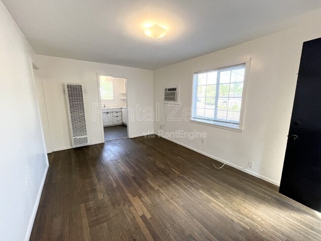 Photo - 2128 K St Townhome