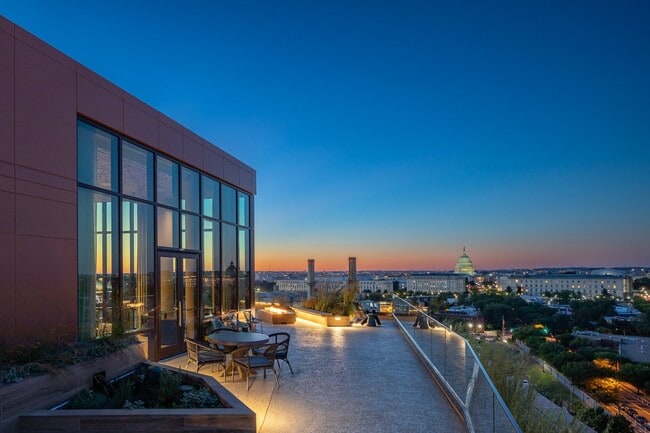Building Photo - Illume