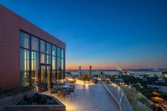 Building Photo - Illume