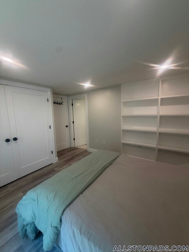 Foto del edificio - 57 Brentwood St
