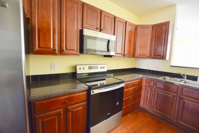 Building Photo - Charming Johns Island Townhome