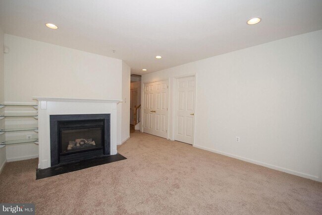 Building Photo - 4103 Apple Leaf Ct