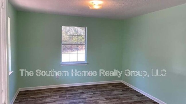 Building Photo - 680 McDowell Ln