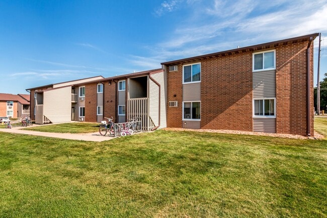 Building Photo - Indianola Park 2