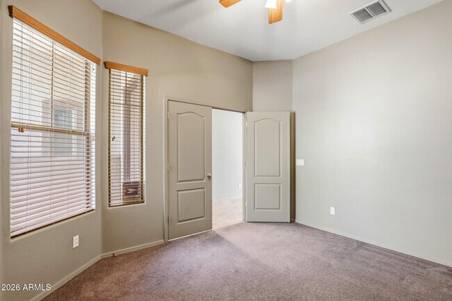 Foto del edificio - 18185 W Rimrock St