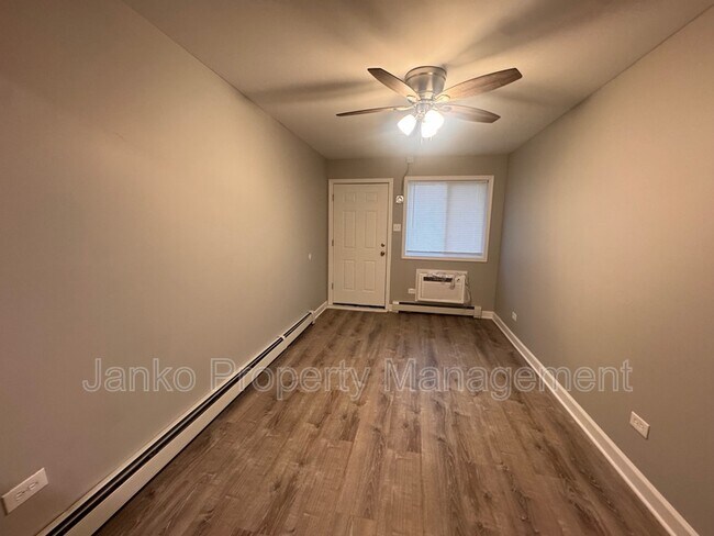 Foto del edificio - 3341 Commercial Ave