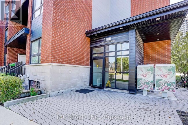 Photo du bâtiment - 2100 Bridletowne Cir
