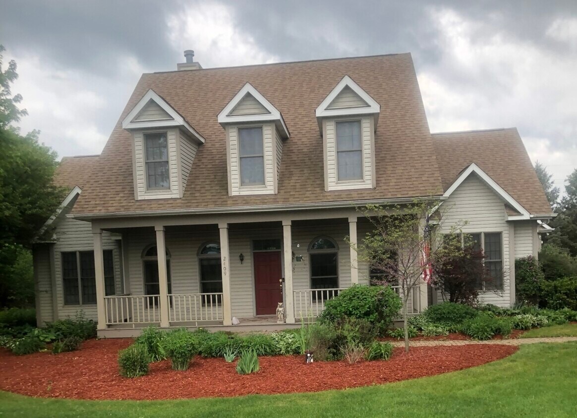 Primary Photo - 2409 N Elmkirk Park