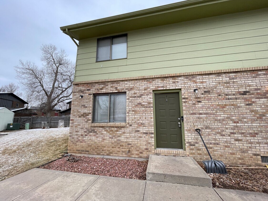 Primary Photo - 1624 Azalea Dr