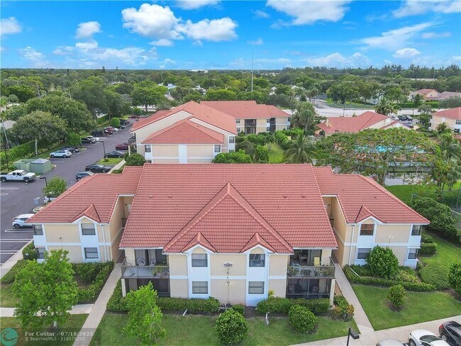 Building Photo - 5681 Riverside Dr