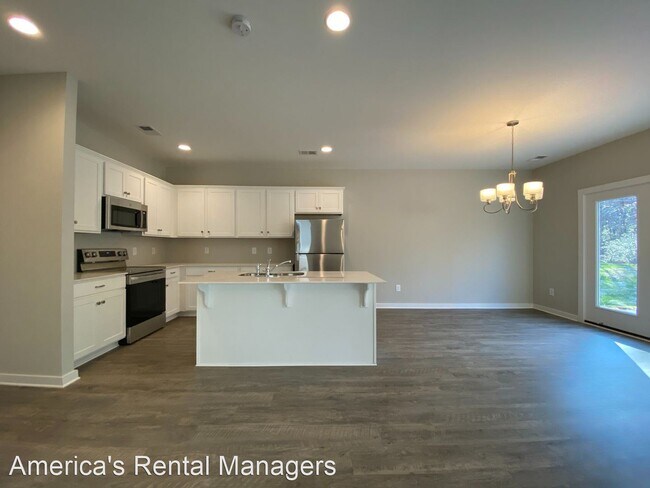Building Photo - 4 br, 2.5 bath House - 7940 St. James Drive
