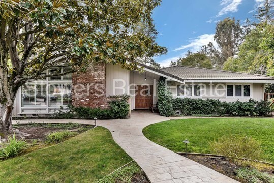 Building Photo - 7 El Paraiso Ct