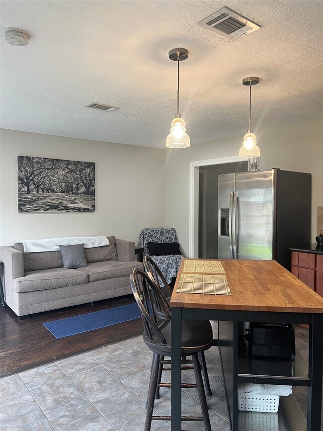 Building Photo - 4314 Gano St