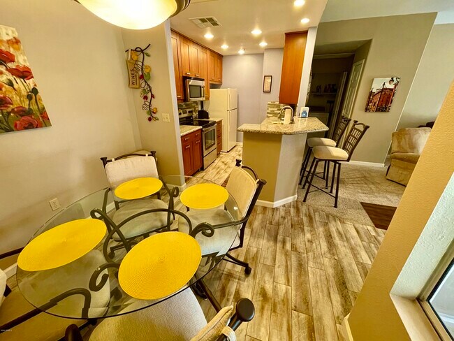 Building Photo - 11375 E Sahuaro Dr