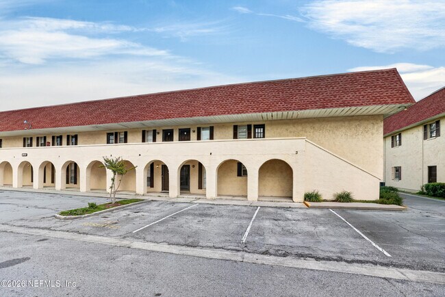 Foto del edificio - 1757 El Camino Rd