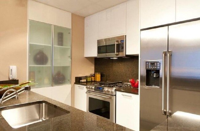 Foto del edificio - 319-320 W 38th St