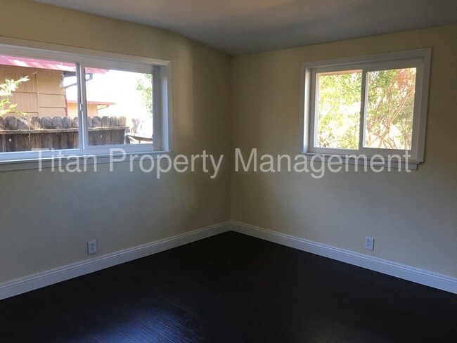 Building Photo - 2154 55th Ave