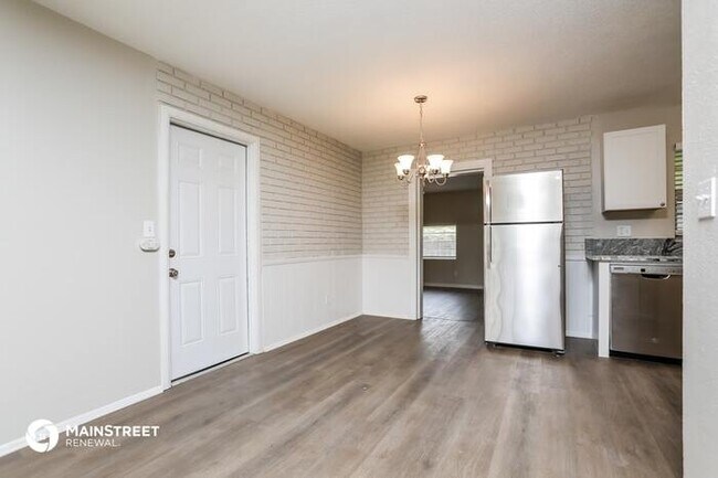 Building Photo - 6923 Yucatan Dr, Orlando, FL 32807