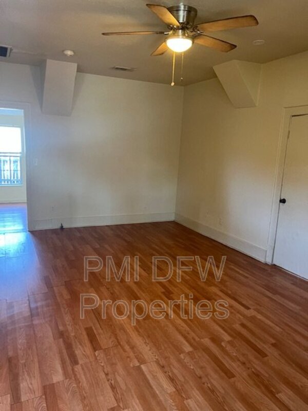 Foto del edificio - 219 1/2 S Montreal Ave