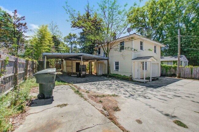 Foto del edificio - Now Leasing - Charming Renovated 3BR Home Near Downtown Columbia & Major Colleges