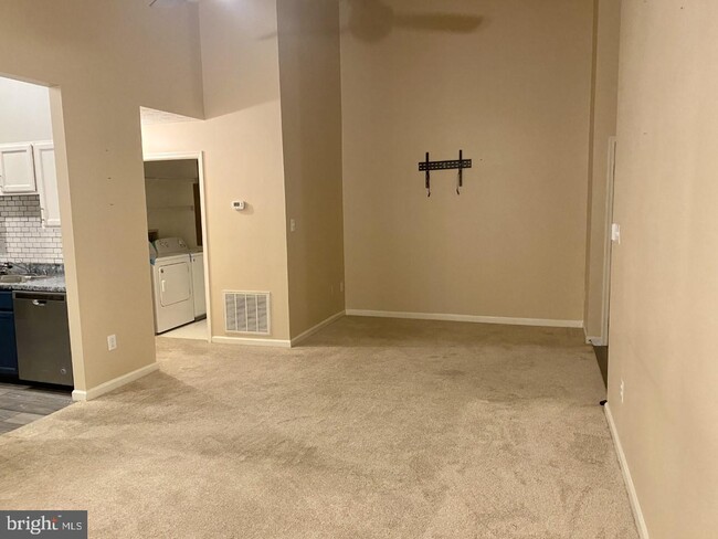 Building Photo - 902 Blueleaf Ct
