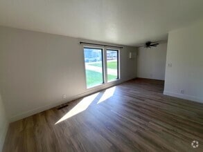 Building Photo - 117 Ranch Dr