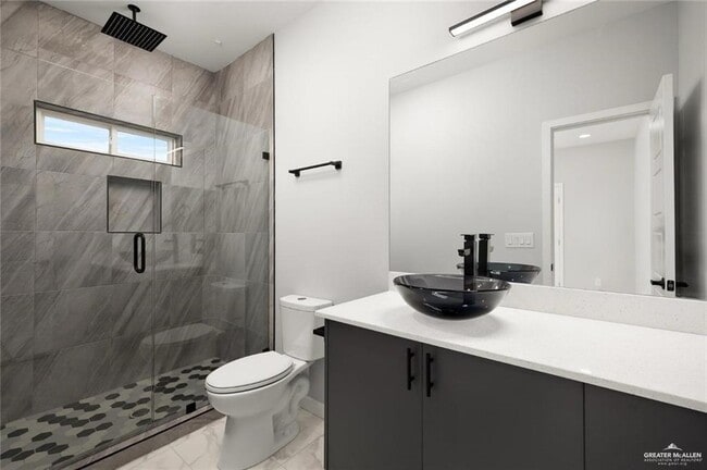 Building Photo - 1025 N Woodson Ave