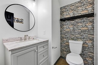 Building Photo - 8514 Discus Dr