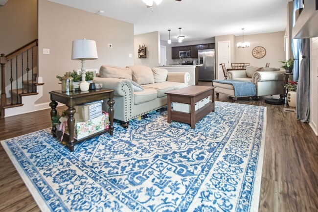 Foto del edificio - Pet Friendly Three Bedroom with Bonus!