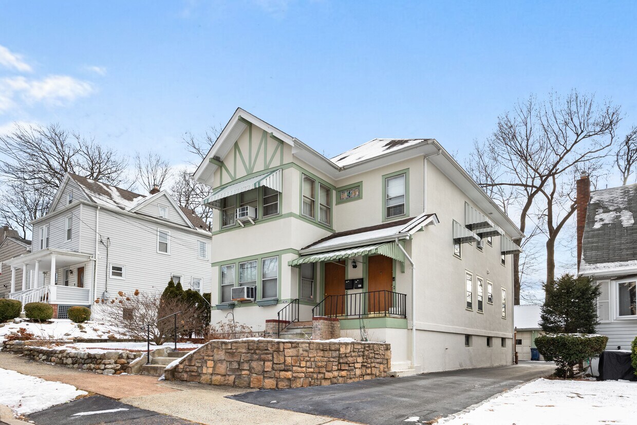 Primary Photo - 441 W Anderson St