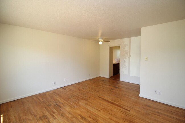 Foto del edificio - 2208-2208 NE 80th Ave