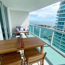 Building Photo - 2101 Brickell Ave