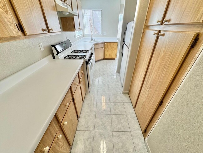 Building Photo - THIS PROPERTY IS A CHARMING SINGLE-STORY H...