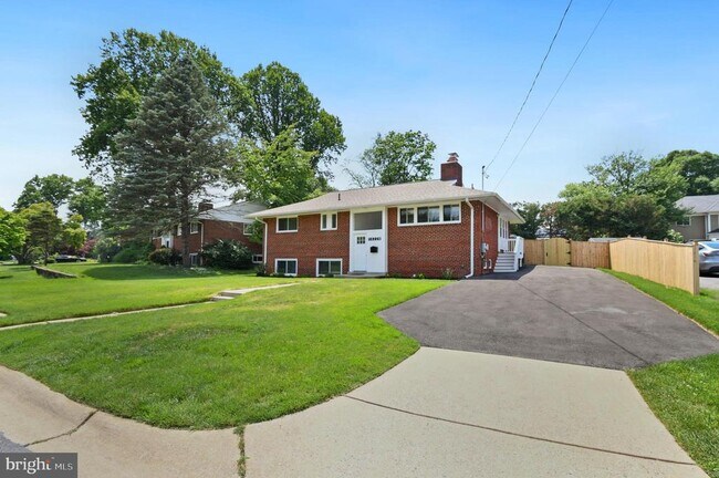 Building Photo - 10228 Farnham Dr