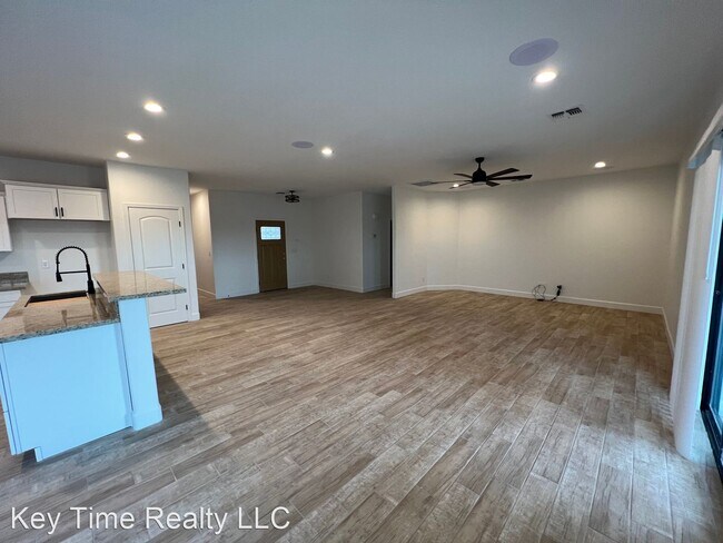 Building Photo - 3 br, 2 bath House - 2222 Hammer Ln