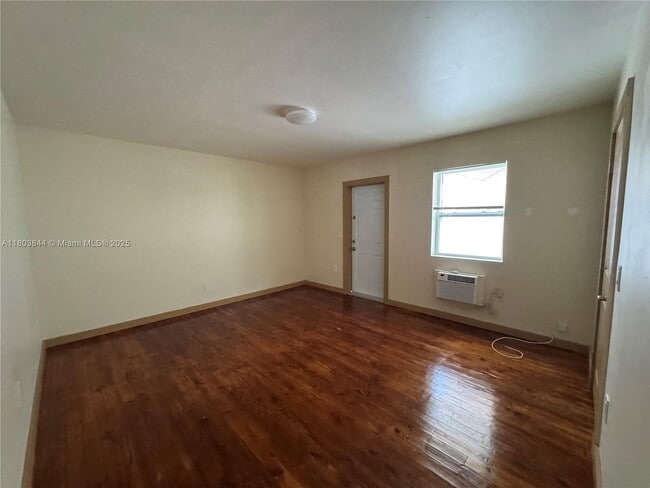 Building Photo - 1711 Fillmore St