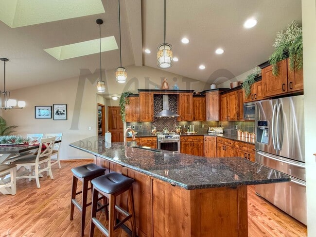 Building Photo - Stunning River Ridge Home With Spectacular Views