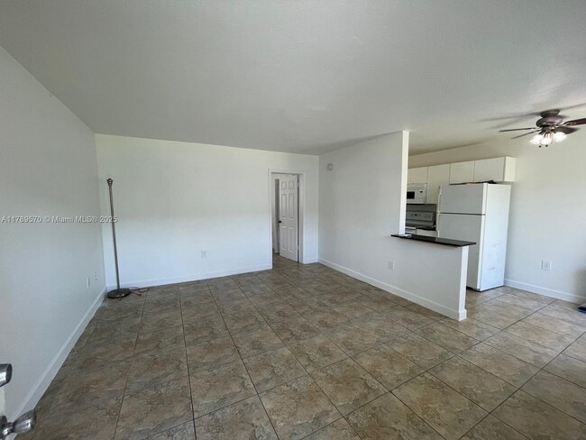 Foto del edificio - 4444 SW 67th Ave