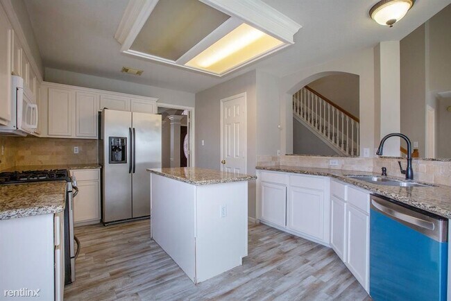 Building Photo - 4 br, 2 bath House - 315 Roans Prarie Lane