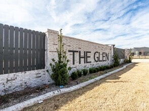 Building Photo - The Glen
