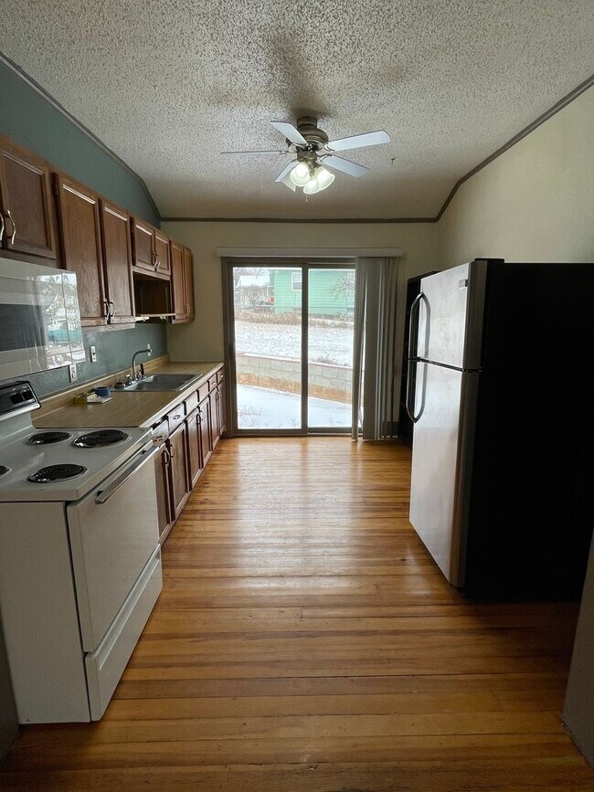 Foto del edificio - One Bedroom Apartment with Office Space for Rent