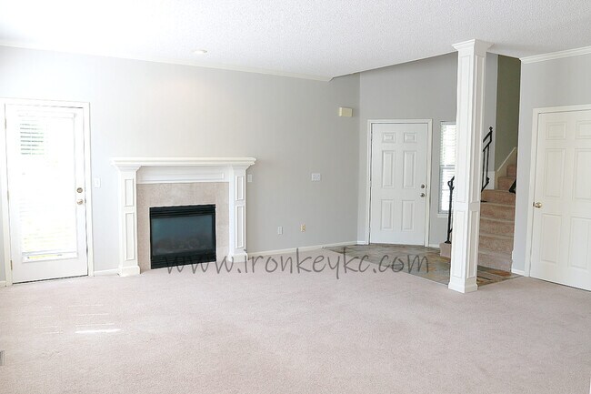 Building Photo - 9221 Boehm Dr