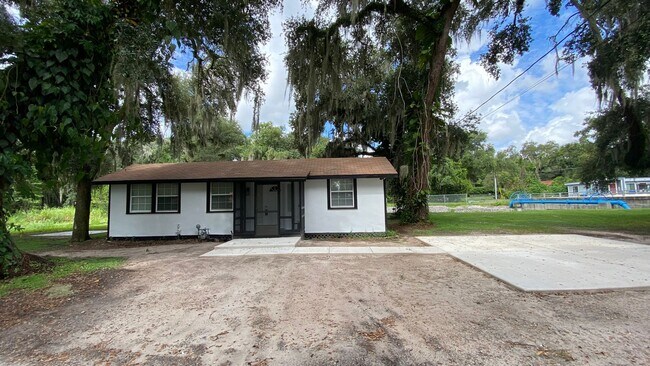 Building Photo - Cozy 2BR/1BA Home off Forest City Rd. with...