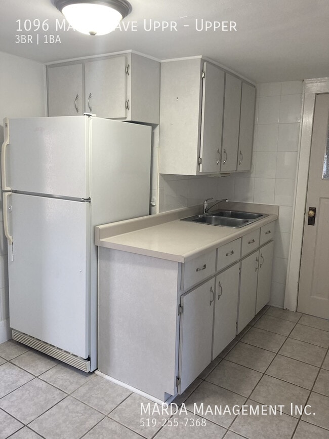 Building Photo - SPACIOUS 3 BED/1 BATH UPPER + HYDRO