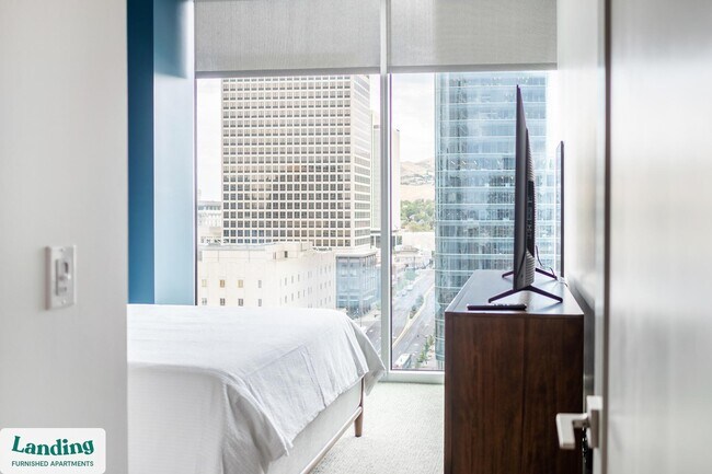 Building Photo - 151 S State St