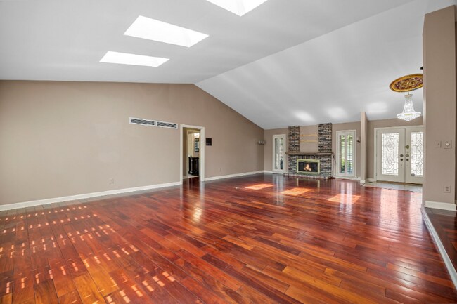 Foto del edificio - 2244 Kehrsglen Ct