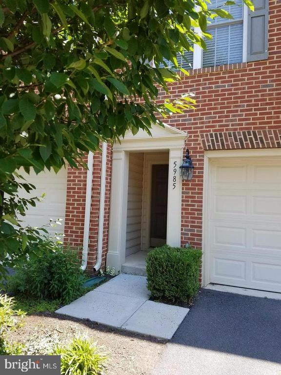 Foto del edificio - 5985 Meadow Brook Dr