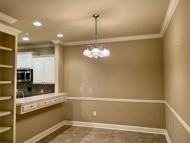 Foto del edificio - Spacious 2br/2ba with dbl garage off Old H...